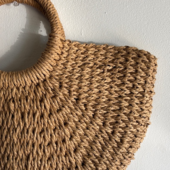 Handbags - Elegant Tan Woven Handbag